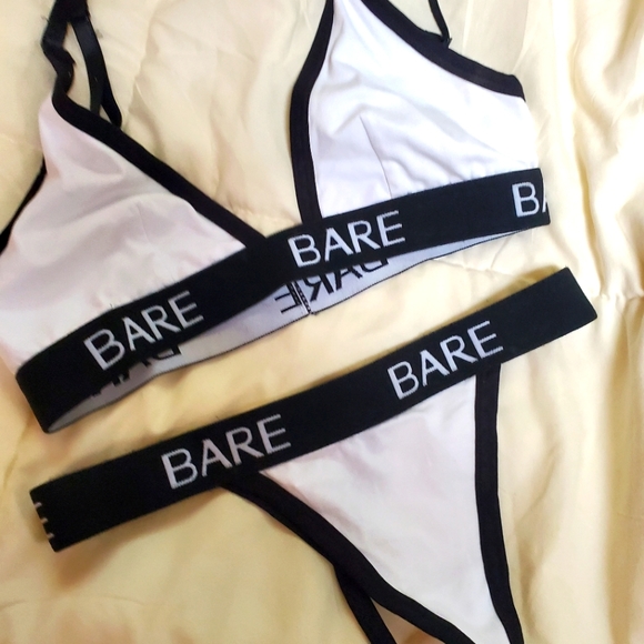 Bare bra and thong set - Picture 2 of 3